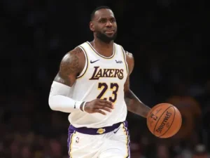 LeBron-James-Los-Angeles-Lakers-Staples-Center-2019